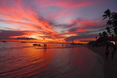 Sunset on Boracay (Chris Nener)  [flickr.com]  CC BY-ND 
Información sobre la licencia en 'Verificación de las fuentes de la imagen'