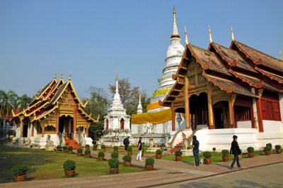 Thailand_3920 - Bye to Wat Phra Singh. (Dennis Jarvis)  [flickr.com]  CC BY-SA 
Información sobre la licencia en 'Verificación de las fuentes de la imagen'