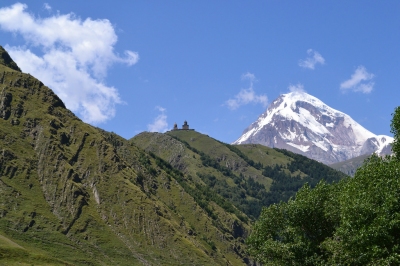 Tsminda Sameba Church (Kazbegi Area, Georgia) (Sebastian Preußer)  [flickr.com]  CC BY-ND 
Información sobre la licencia en 'Verificación de las fuentes de la imagen'