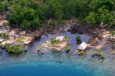 Tsunami, Solomon Islands 2007. Photo: AusAID (Department of Foreign Affairs and Trade)  [flickr.com]  CC BY 
Información sobre la licencia en 'Verificación de las fuentes de la imagen'