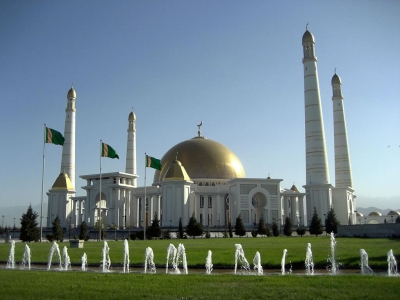 Turkmenbashi Ruhy Mosque (David Stanley)  [flickr.com]  CC BY 
Información sobre la licencia en 'Verificación de las fuentes de la imagen'