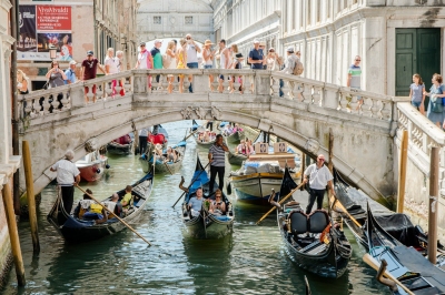 Venice - Italy (Sandor Somkuti)  [flickr.com]  CC BY-SA 
Información sobre la licencia en 'Verificación de las fuentes de la imagen'