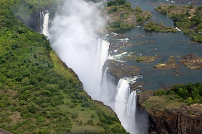 Victoria Falls (Pius Mahimbi)  [flickr.com]  CC BY-SA 
Información sobre la licencia en 'Verificación de las fuentes de la imagen'